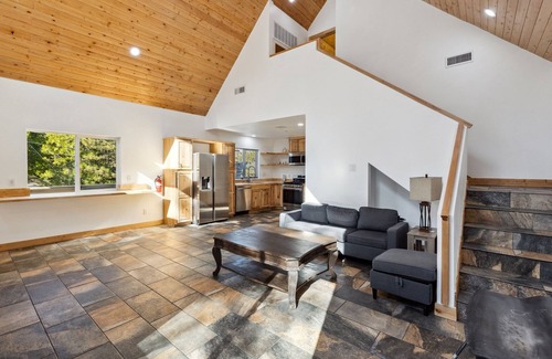 Pine Mountain Club Cabin | Tranquil Pine Mountain Retreat 3 Bedroom Cabin by RedAwning