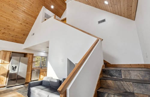 Pine Mountain Club Cabin | Tranquil Pine Mountain Retreat 3 Bedroom Cabin by RedAwning