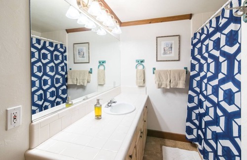Alta House | Tranquil Pines Retreat ⁓Large Hot Tub ⁓