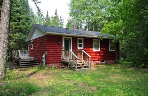 Rhinelander Cabin | Tranquil Privacy