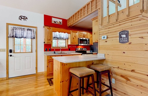 Blairsville Cabin | Tranquil & quiet cabin getaway with firepit, deck, fireplace, game room, & W/D
