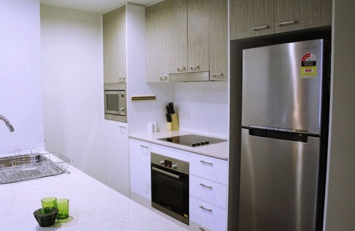 Braddon Apartment | Tranquil, Relaxing Forrest Style Apt - Braddon