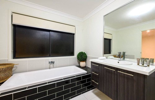 Bridgeman Downs House | Tranquil Retreat - Spacious Home with Pool
