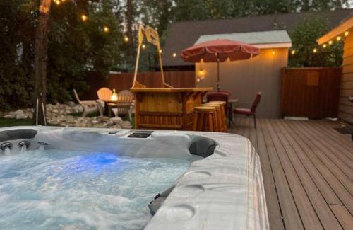 Big Bear City House | Tranquil Retreat with Fenced Backyard, Hot tub & Bar