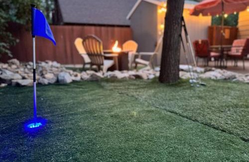 Big Bear City House | Tranquil Retreat with Fenced Backyard, Hot tub & Bar