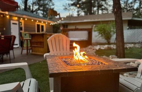 Big Bear City House | Tranquil Retreat with Fenced Backyard, Hot tub & Bar