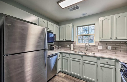 Mid America House | Tranquil Retreat with Dock on Lake Hamilton!