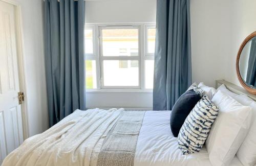 Christchurch House | Tranquil Riverside Lodge