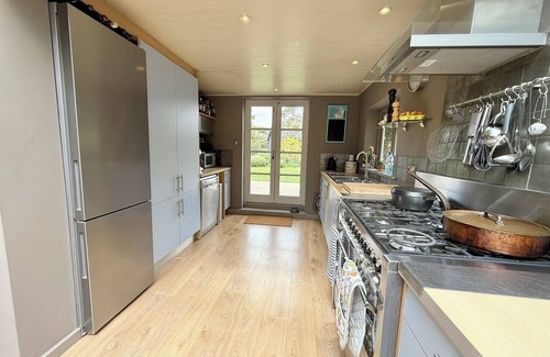 New Forest District Cottage | Tranquil Seaside Cottage by NewFo