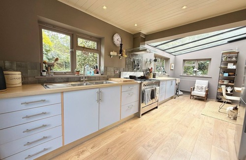 New Forest District Cottage | Tranquil Seaside Cottage by NewFo