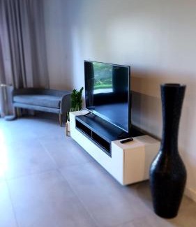 Columbia House | Tranquil Secluded Retreat