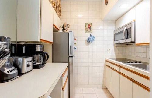 Pass-a-Grille Historic District Condo | Tranquil setting one bedroom condo on Pass a grille beach