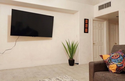 Flowing Well Neighborhood House | Tranquil Southwest-flavored escape in Northwest Tucson!