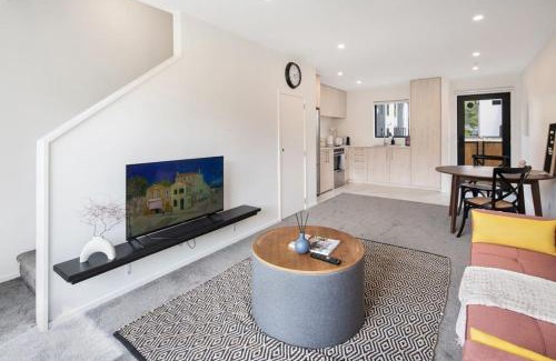 Lower Hutt House | Tranquil Stay at Rainey Grove