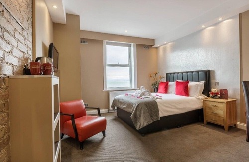 Westcliff-on-Sea Hotel | Tranquil Stay by the Sea Near Adventure Island & Local Hotspots