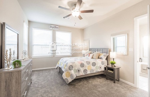Sienna Plantation House | Tranquil Stay on Crossing Oak #40872