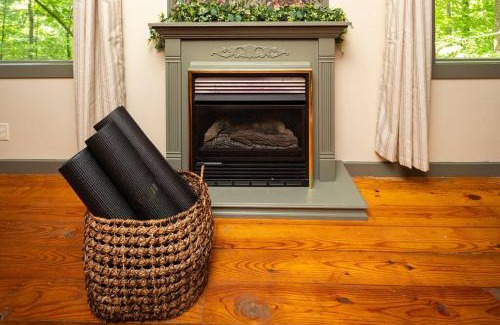 Dahlonega House | Tranquil & Stylish, Wineries, Hiking, 8min to Town