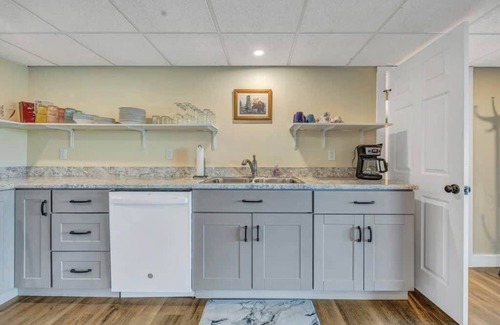 Hancock Apartment | Tranquil Tides Apartment!
