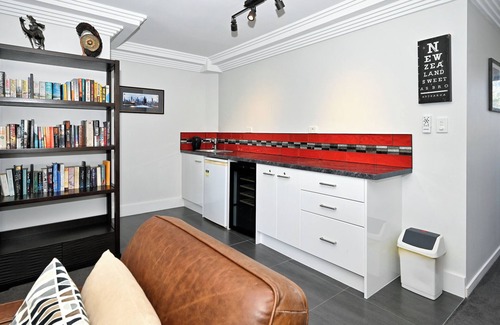 Buddina House | Tranquil Tides - 4B/R Buddina Waterfront Escape