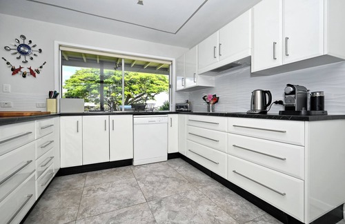 Buddina House | Tranquil Tides - 4B/R Buddina Waterfront Escape
