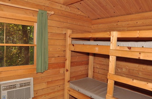 Sturgeon Bay Resort | Tranquil Timbers Cabin 11