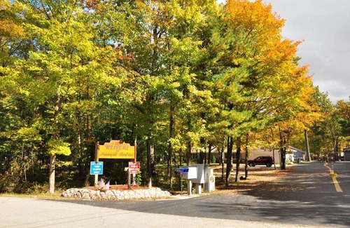 Sturgeon Bay Resort | Tranquil Timbers Park Model 7