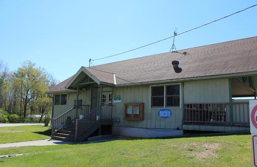 Sturgeon Bay Resort | Tranquil Timbers Park Model 7