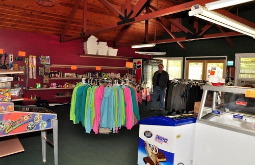 Sturgeon Bay Resort | Tranquil Timbers Park Model 7