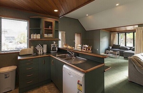 Arrowtown Cottage | Tranquil Tipperary - Arrowtown Holiday Home