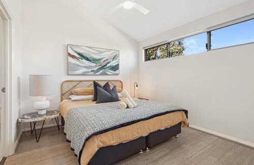 Bassendean House | Tranquil Tree Views 2 Bedroom 2 Bathroom Apartment