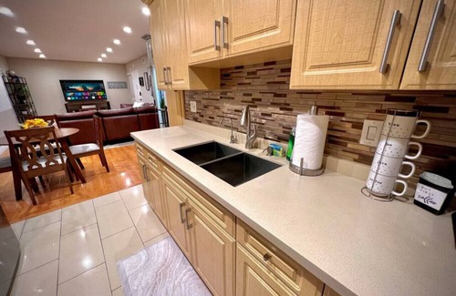 Montrose Apartment | Tranquil 2 Beds/2 Baths in the Heart of Montrose!