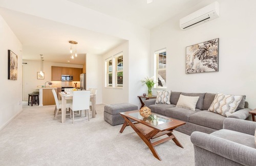 Makaha Valley House | Tranquil Vacation Home in Makaha Valley Near Beach w/Exterior Dining & Bbq