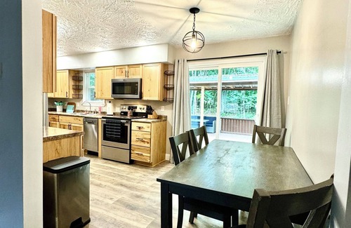 Altoona House | Tranquil views greet you at the front door of this home!