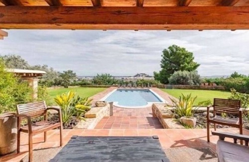 Ibiza Town Villa | Tranquil Villa in Ibiza with Swimming Pool