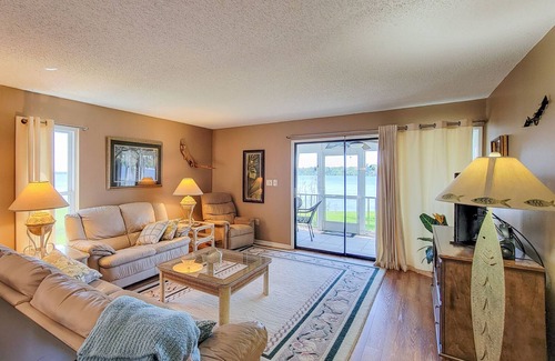 Welaka Condo | Tranquil Waters Retreat in Welaka