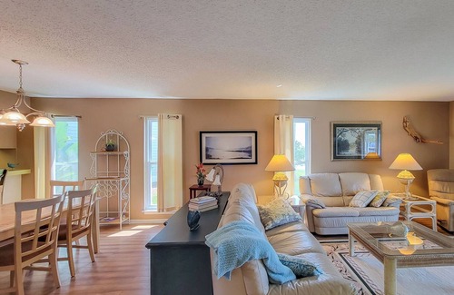 Welaka Condo | Tranquil Waters Retreat in Welaka