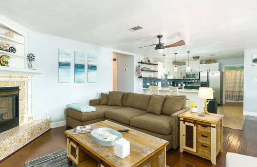 Gulfport House | Tranquil Waterside Haven