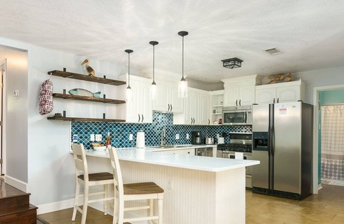 Gulfport House | Tranquil Waterside Haven