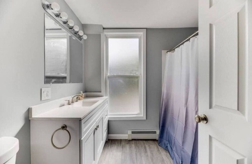 Milford Apartment | Tranquil Waterside Haven: 4BD Retreat near Bangor