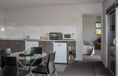Opua Apartment | Tranquility and stunning views only minutes away from bustling Paihia