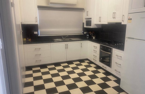 Bookpurnong House | Tranquility on Tobruk- Pet & Family friendly Accommodation