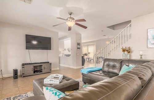 Cooper Commons House | Tranquility @ Pepper Palace - 4bd House with HEATED POOL!