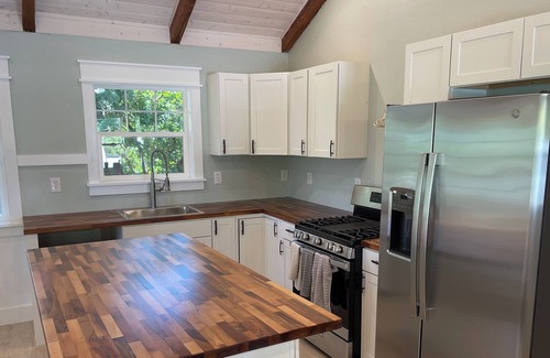 Hoopa Cottage | Tranquility Riverview Cottage