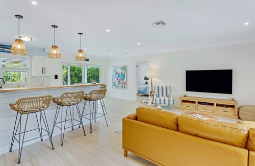 Riverside House | Tranquility Villa: Heated Pool & Lanai