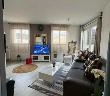 Poissy Apartment | Tranquillité à 30 min de Paris