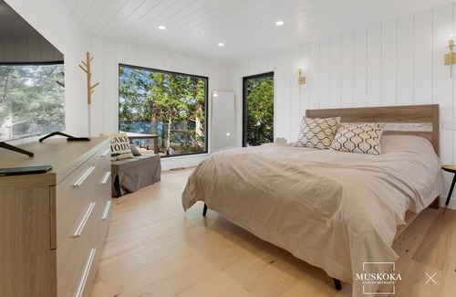 Minett Cottage | Tranquilo newly Renovated gem on Lake Rosseau. Sleeps 12 3 Bedrooms 2 Bathrooms