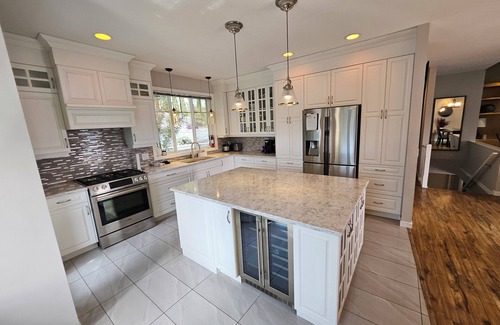 Central Okanagan House | Transcendent View Oasis - Lakeview Family Home