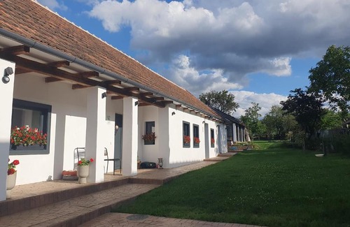 Cetariu House | Transylvania Village House