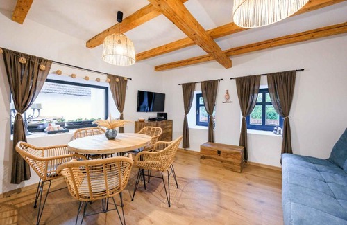 Cetariu House | Transylvania Village House