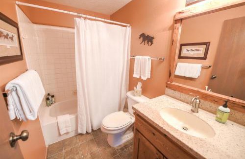 West Yellowstone House | Trapper Condo Unit 7